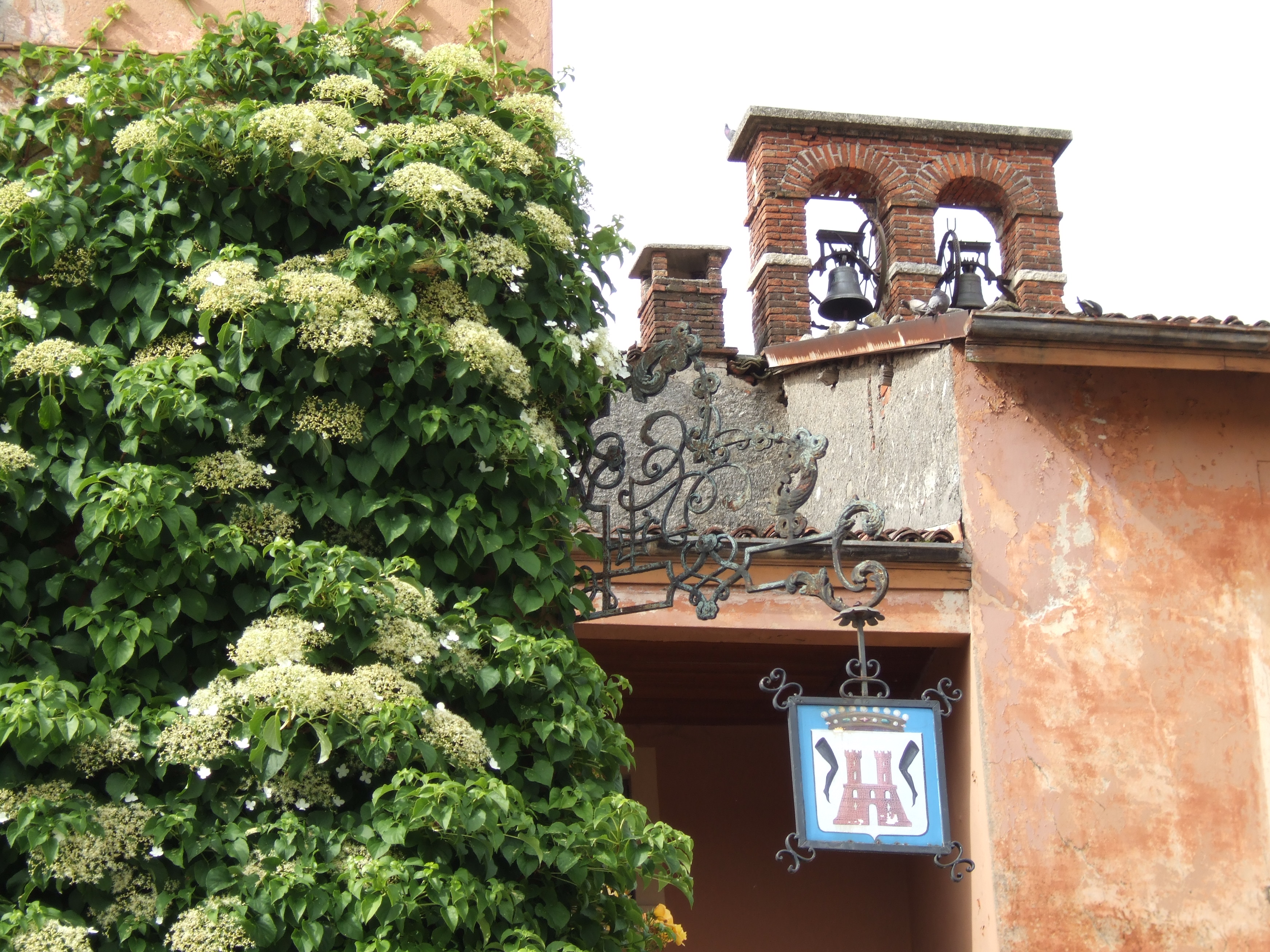 La facciata di Villa Besana